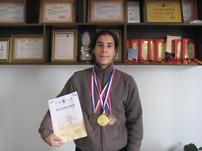 武术健儿-IVO在第五届世界传统武术锦标赛中获得3枚奖牌